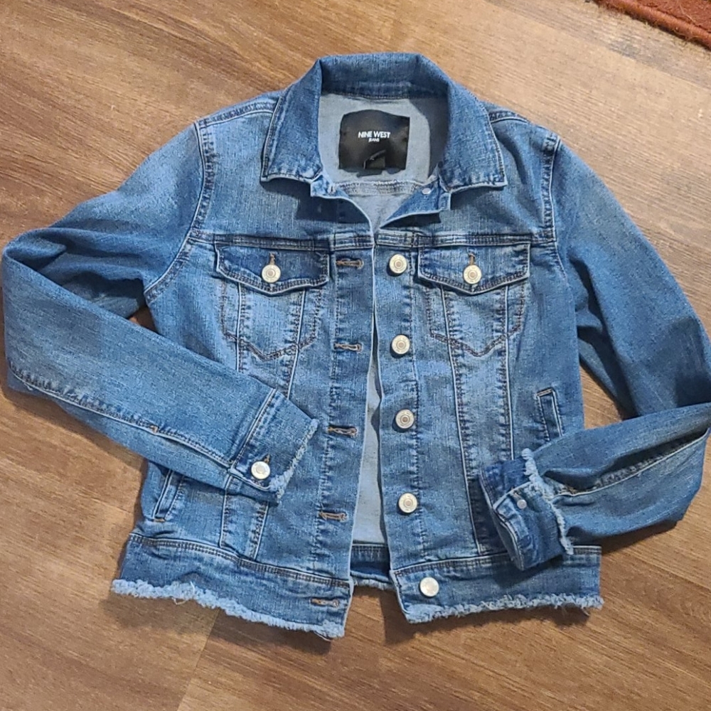 💋3/$30 Nine west jeans denim jacket